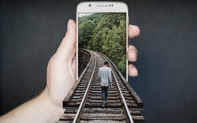 Smartphones, help or hindrance? 5 things that help and 5 that hinder